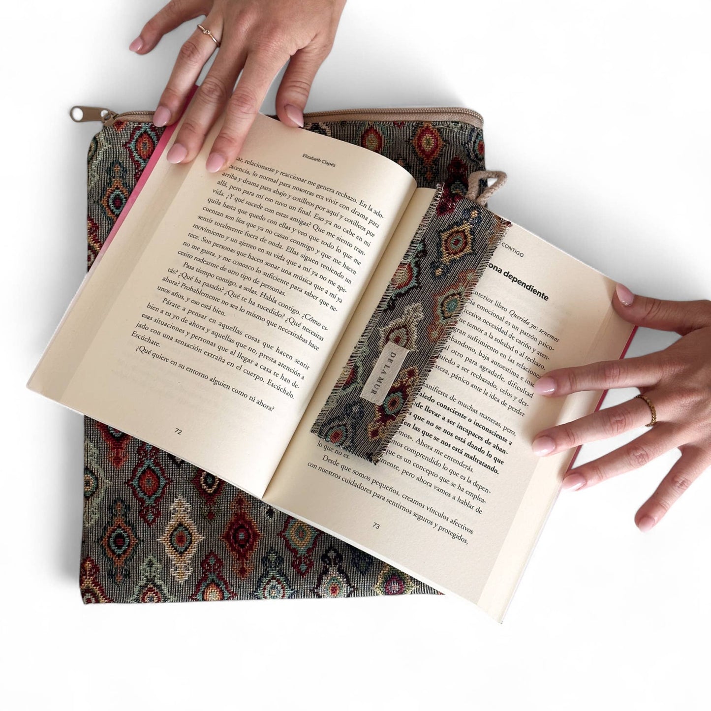 Book cover with matching bookmark Trigo