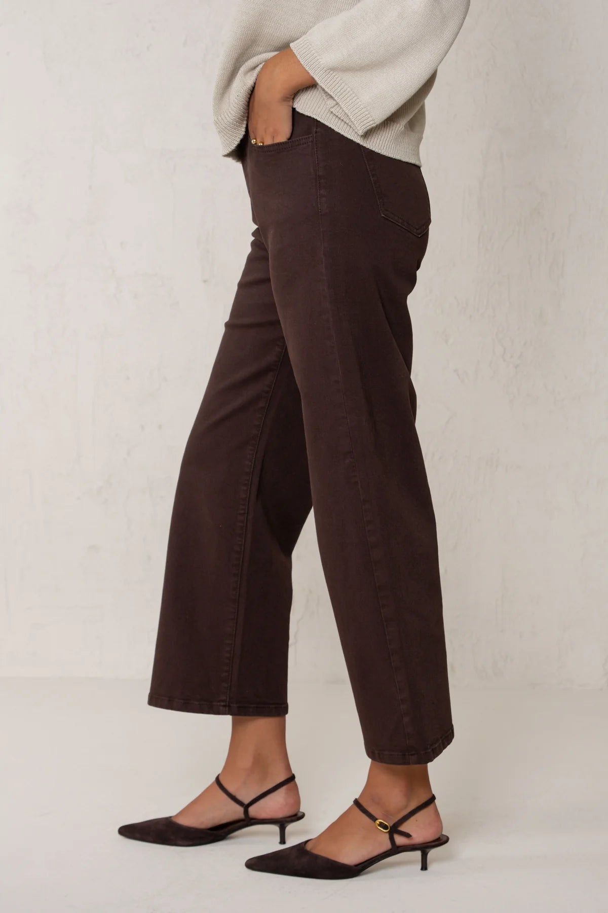 PREORDER Cropped Stretch Pants – Dark Brown