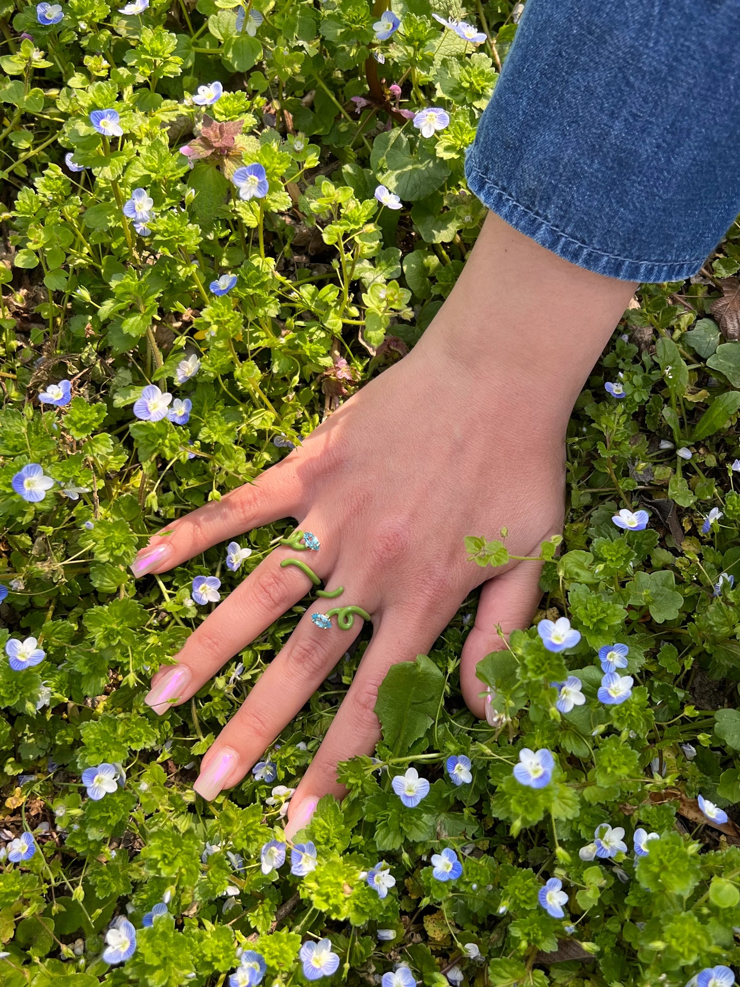 Baby Vine Ring Pistachio