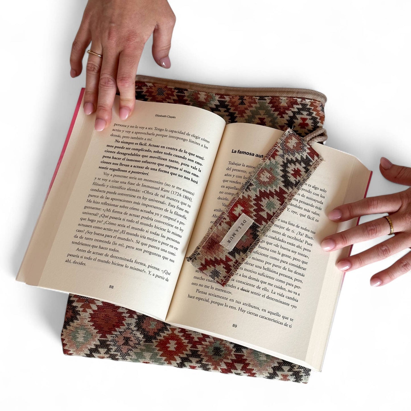 Book cover with matching bookmark Bea