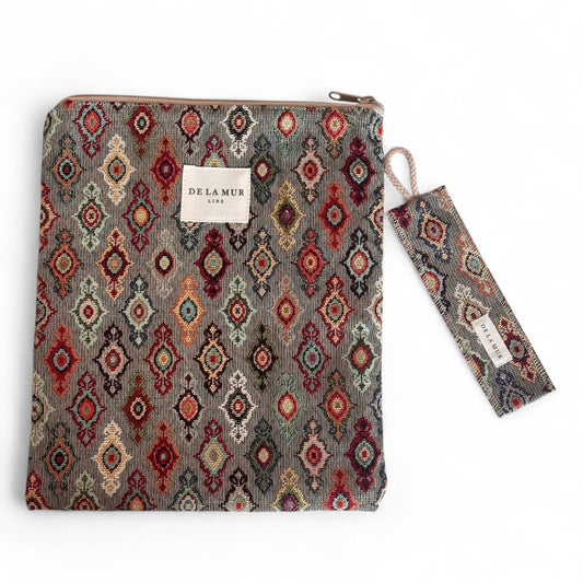 Book cover with matching bookmark Trigo