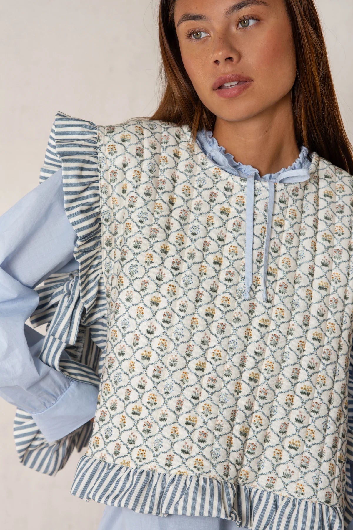 Abril Vest - Blue Flowers
