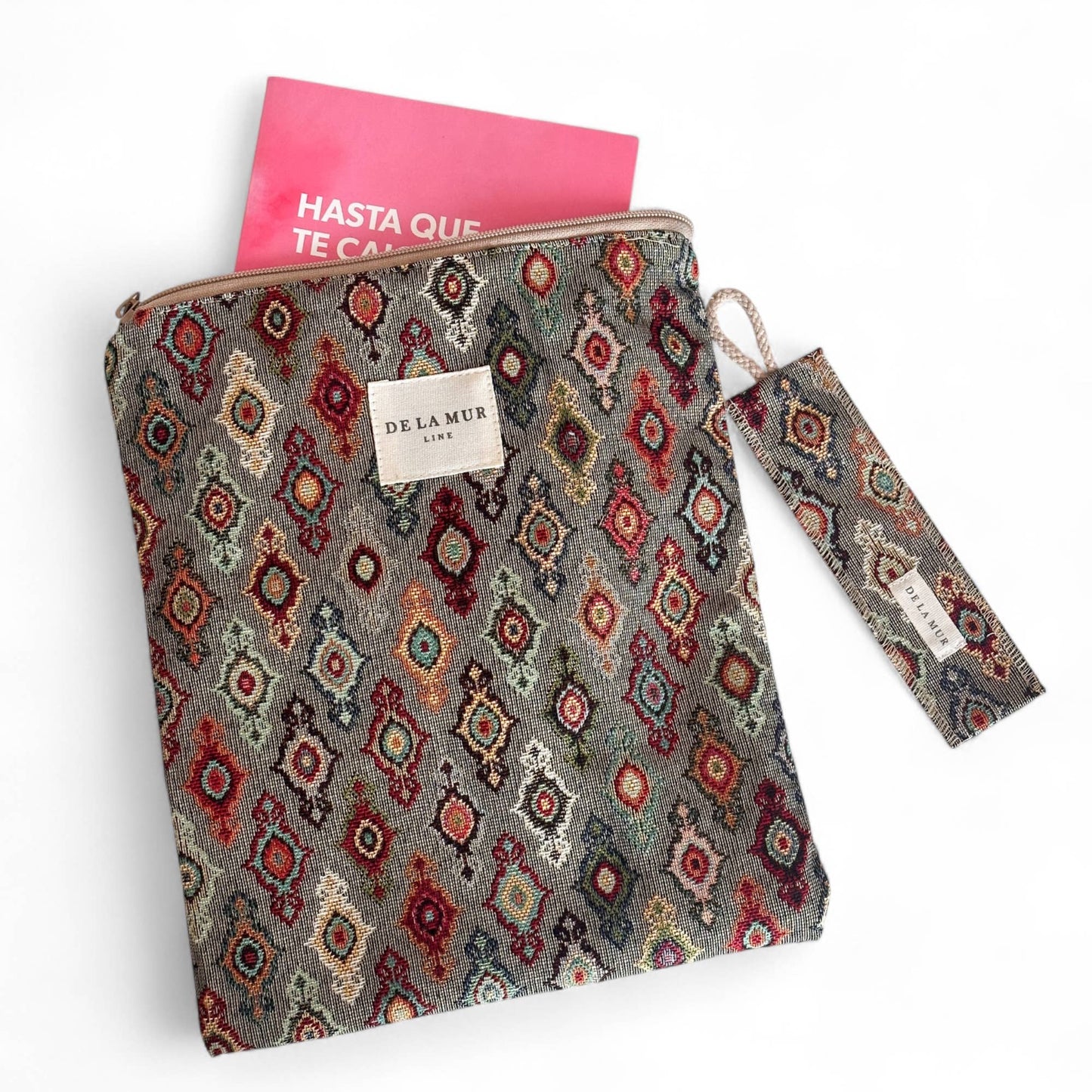 Book cover with matching bookmark Trigo