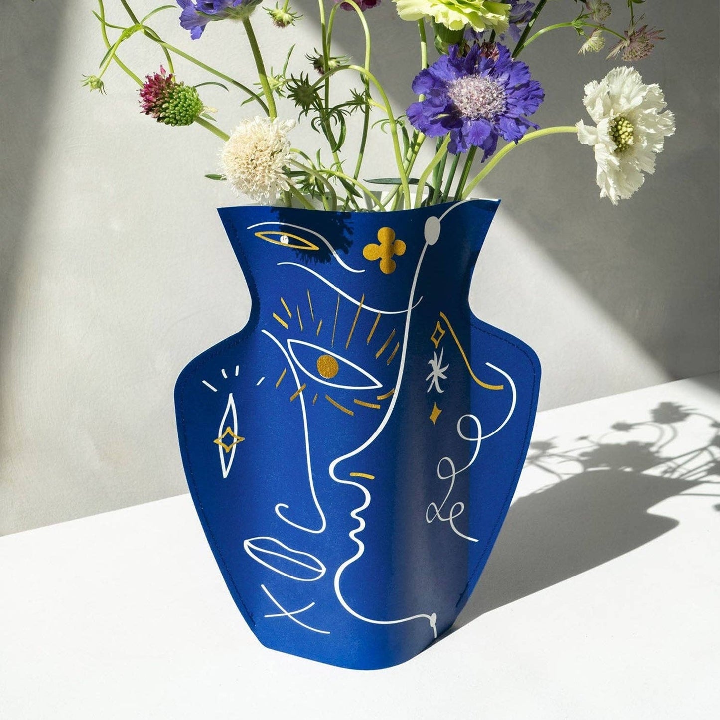 OCTAEVO Jaime Hayon Paper Vase - Blue