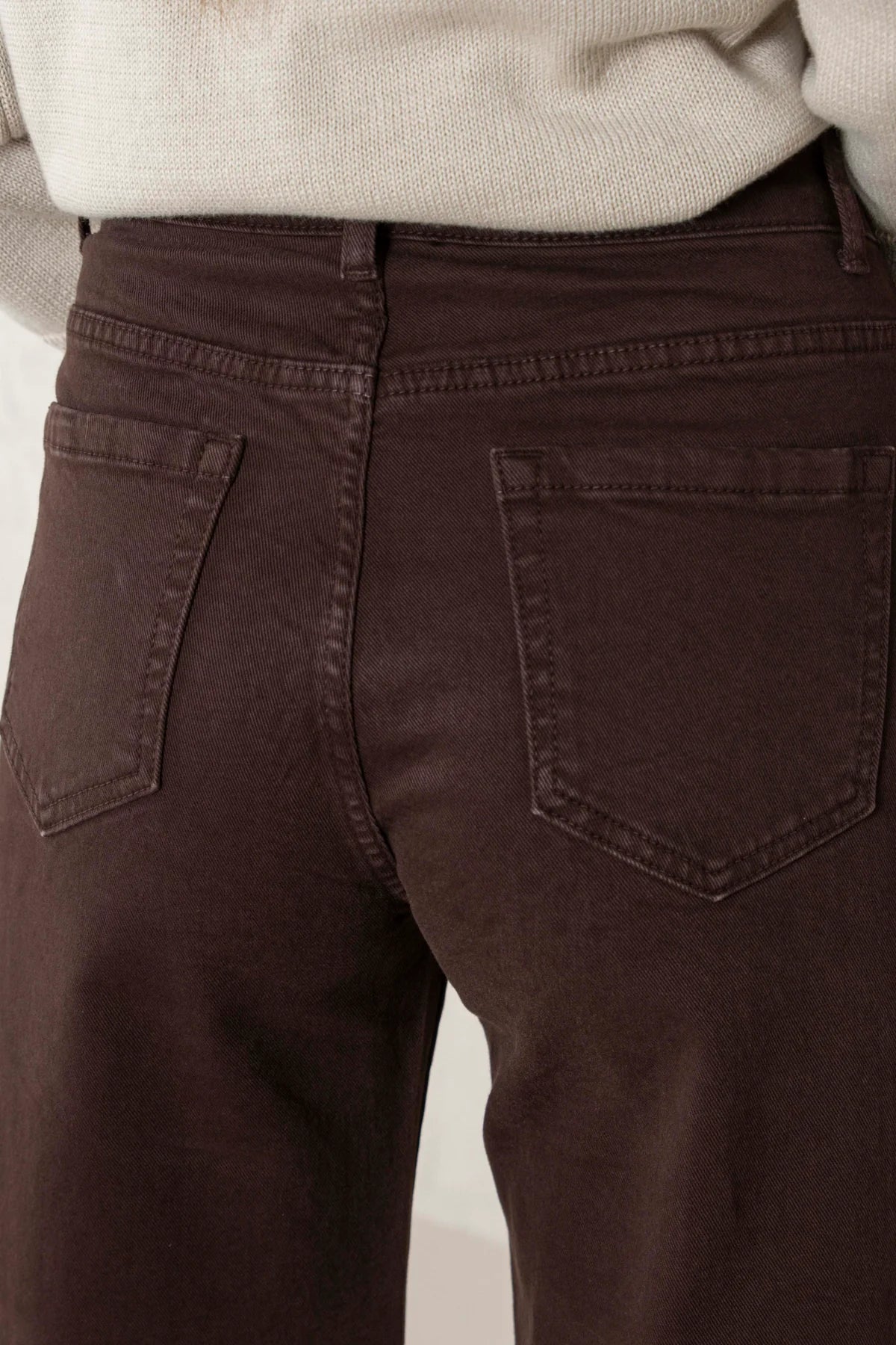 PREORDER Cropped Stretch Pants – Dark Brown