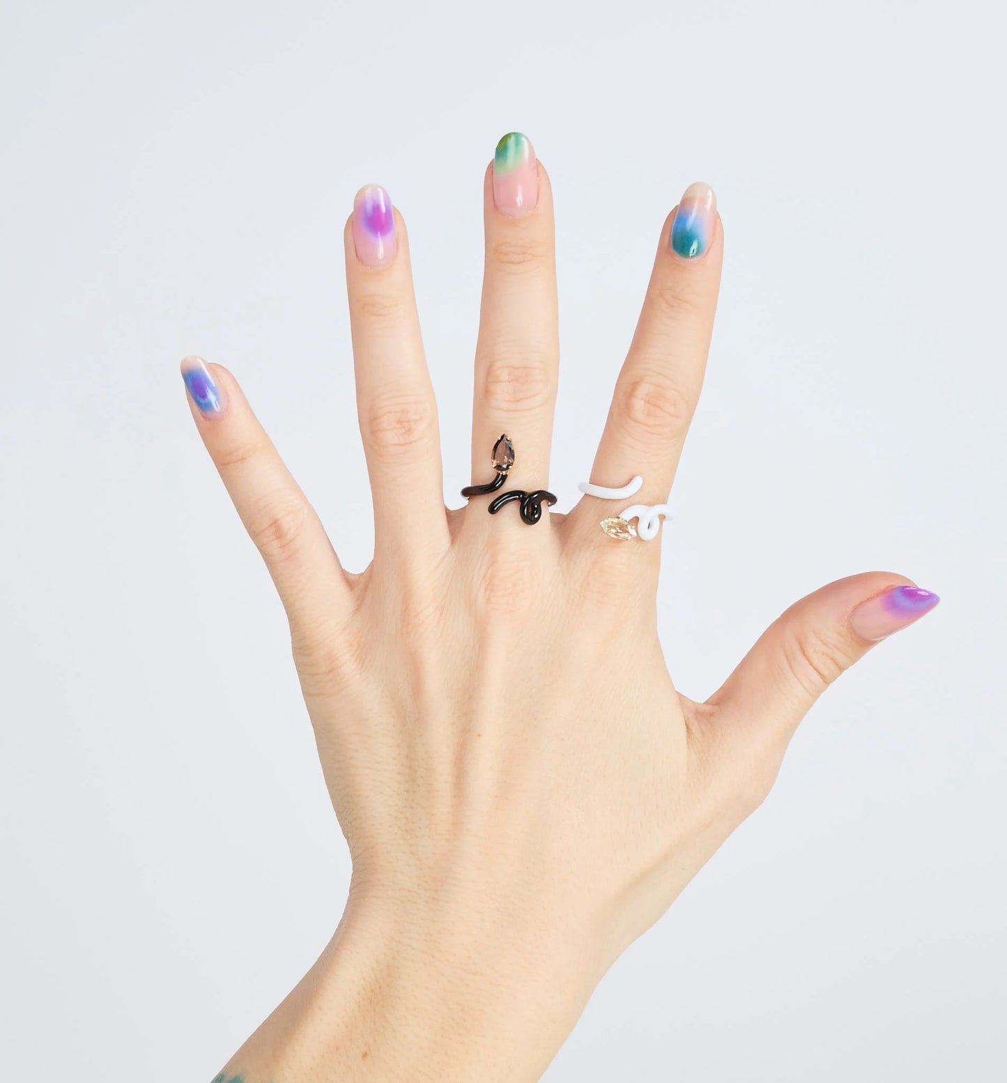 Baby Vine Ring White