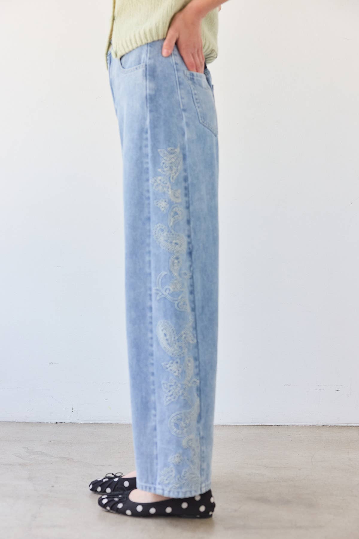 Light Wash Paisley Embroidered Barrel Jeans